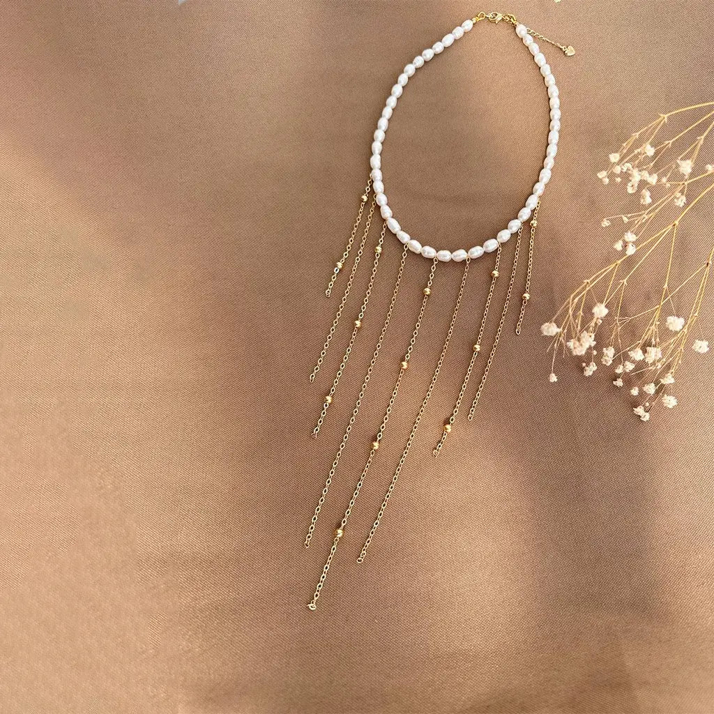 Collar de perlas con cadenitas