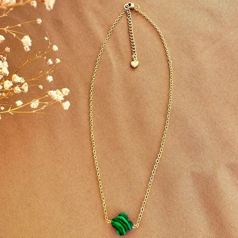 Cadena con trébol malaquita verde
