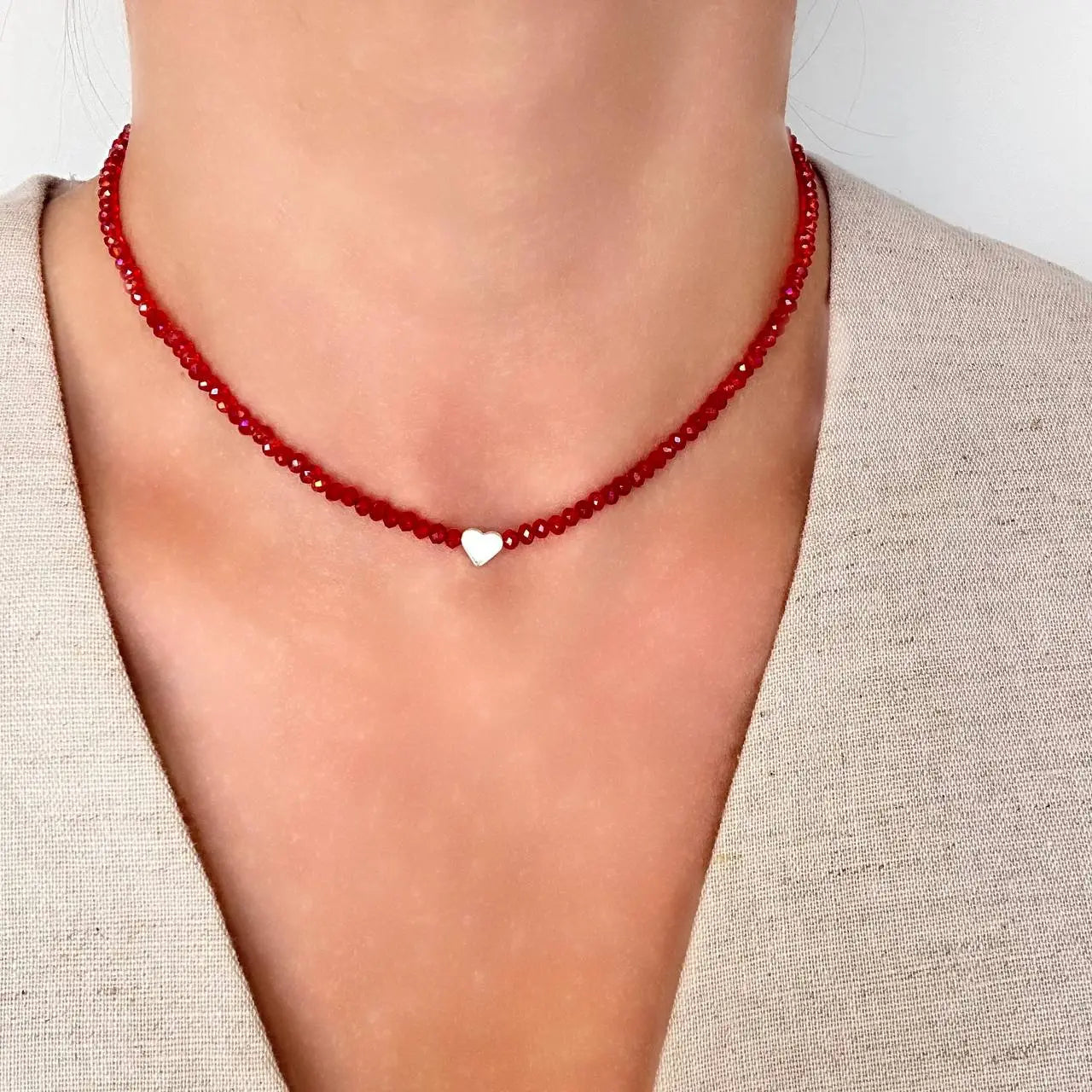 Choker Elegante con Corazón de Vidrio Rojo