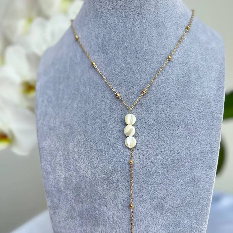 Cadena corbata madre de perlas blanca