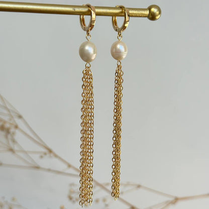 Aretes colgantes de cadena con perlas naturales