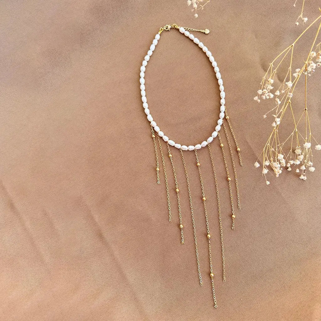 Collar de perlas con cadenitas