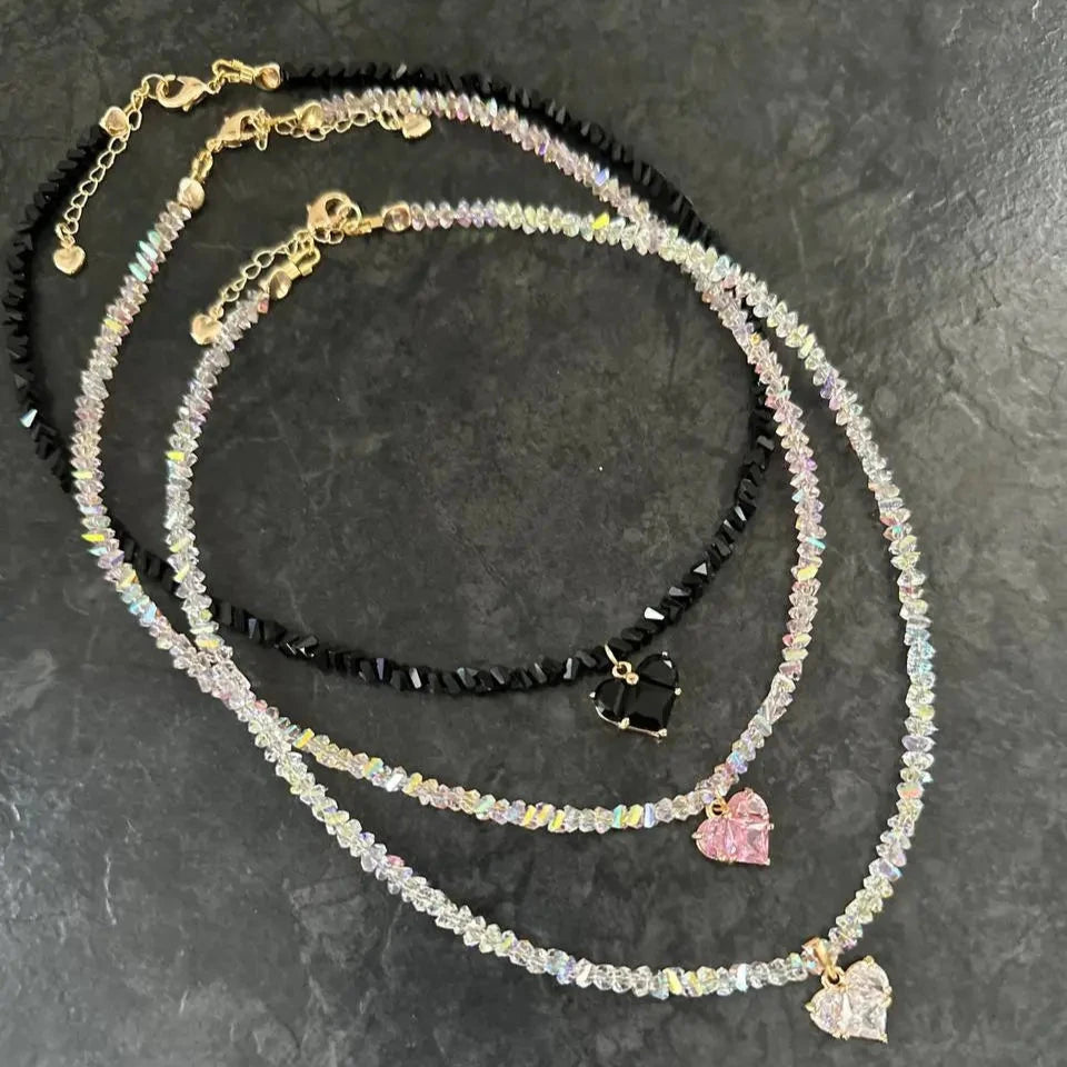 Collar con corazón rosa