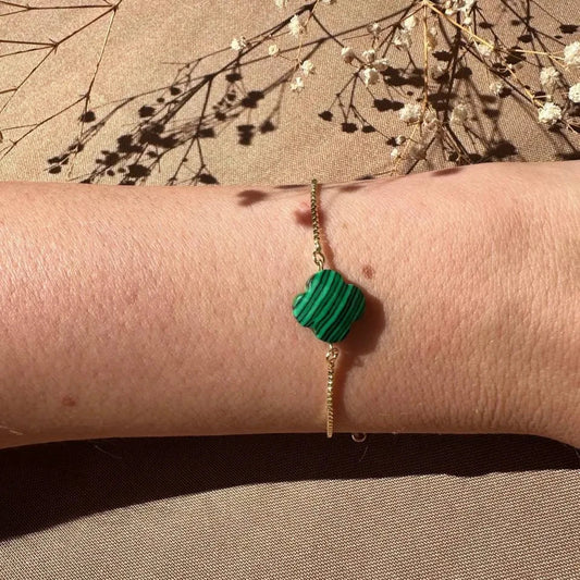 Pulsera ajustable con trébol malaquita verde