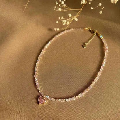 Collar con corazón rosa