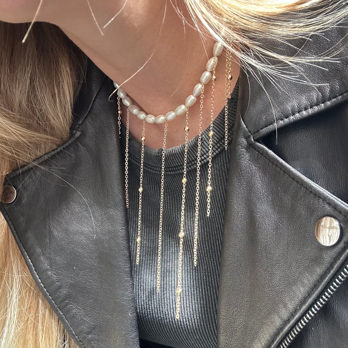 Collar de perlas con cadenitas