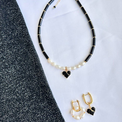 Set de Collar y Aretes con Perlas y Ónix Negro