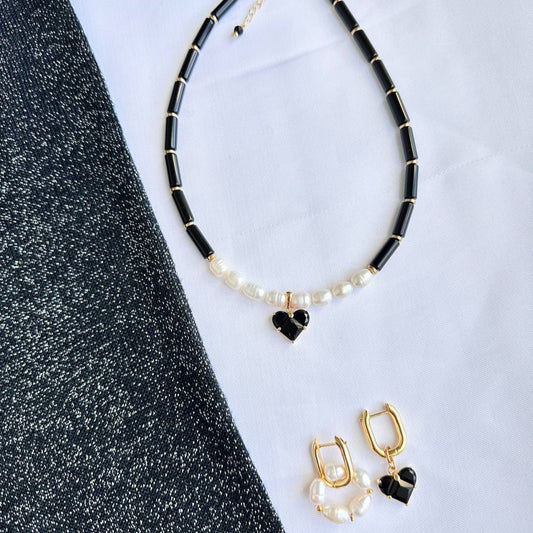 Set de Collar y Aretes con Perlas y Ónix Negro