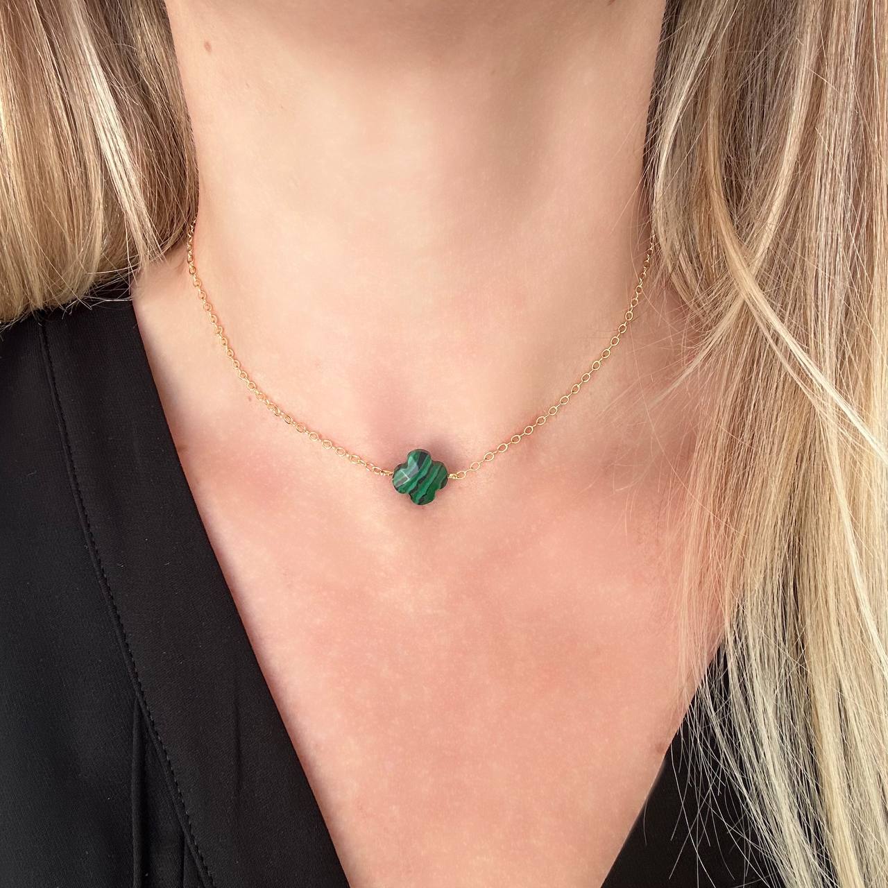 Cadena con trébol malaquita verde