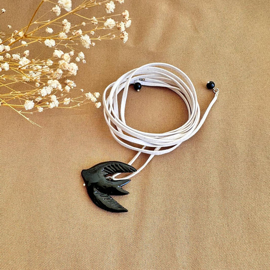 Collar/pulsera Elegante con Cuerda Ajustable y Colgante de Ave Negro