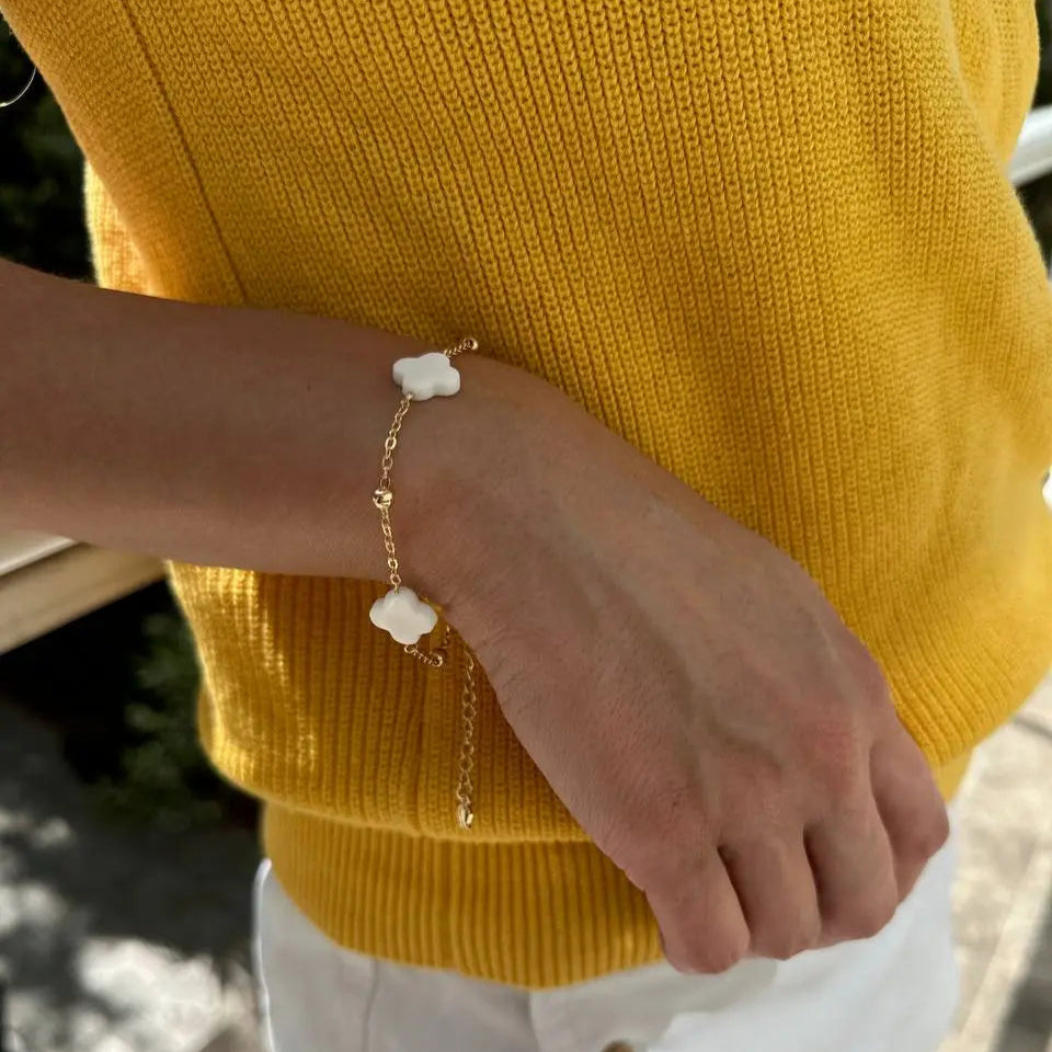 Pulsera tres tréboles de madre de perlas blanca
