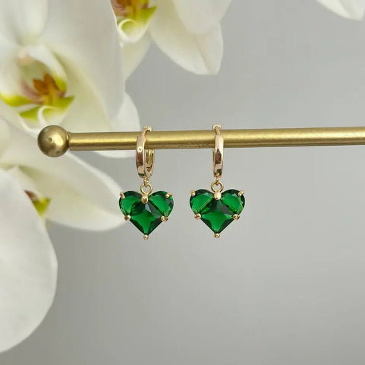 Aretes colgantes corazón verde