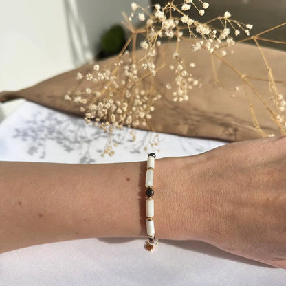 Pulsera de tubos madre de perlas blanca